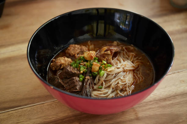 Rice Vermicelli with Northern Thai Curry Sauce